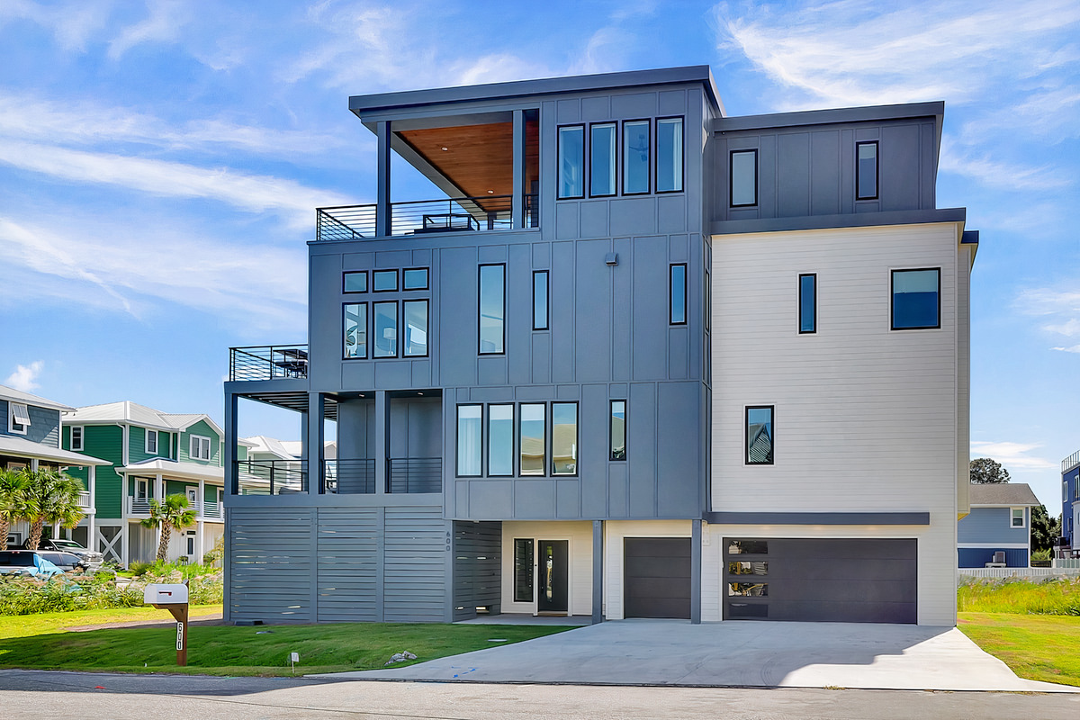 Vista Azule luxury beach house exterior in Carolina Beach NC, a newly built 5-bedroom vacation rental sleeping up to 20 guests
